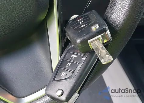 2018 Toyota Camry Le z USA, uszkodzony, nr VIN 4T1B11HK1JU523373